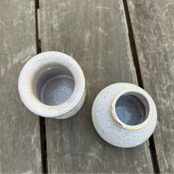 Studio Pottery Speckled Bud Vases Set of Two White Brown Gold Artist Signed - Picture 3 of 9